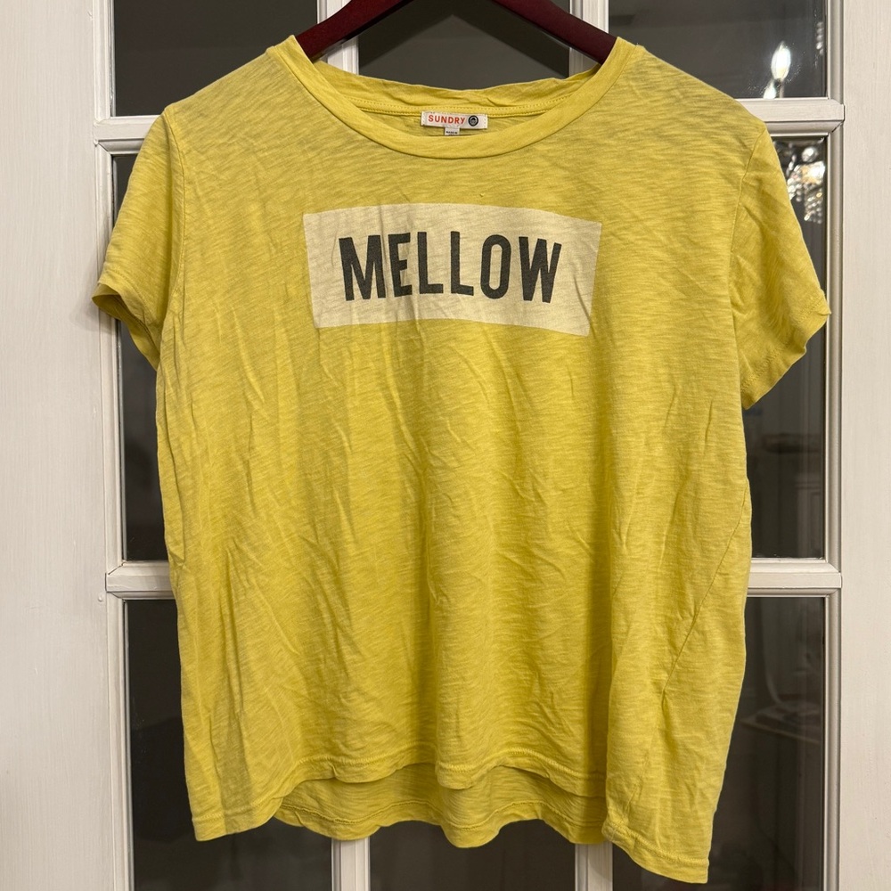 SUNDRY Women’s Yellow Mellow Short Sleeve Tee Size M
